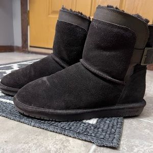 Bearpaw short brown boots, size 9, EUC